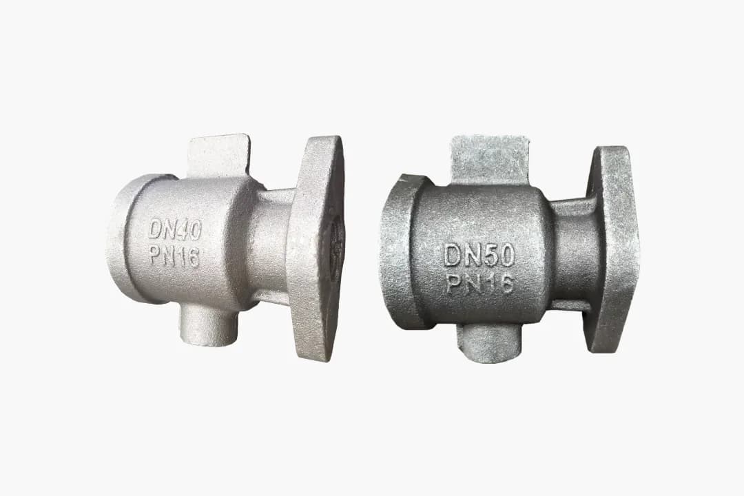 WCB cast steel DN40/50 small valve body casting for compact pressure-bearing oil and gas applications.