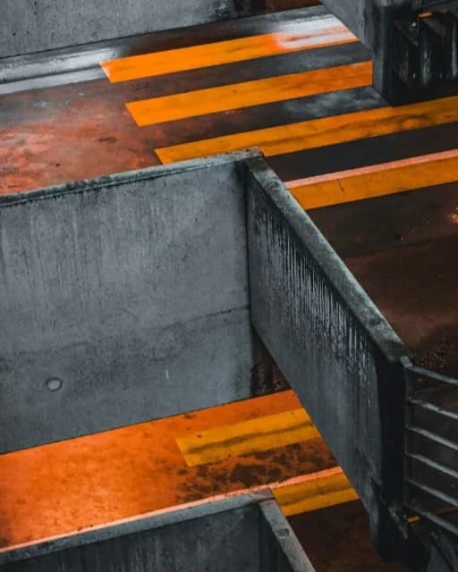 Steel rolling line in a metallurgical plant