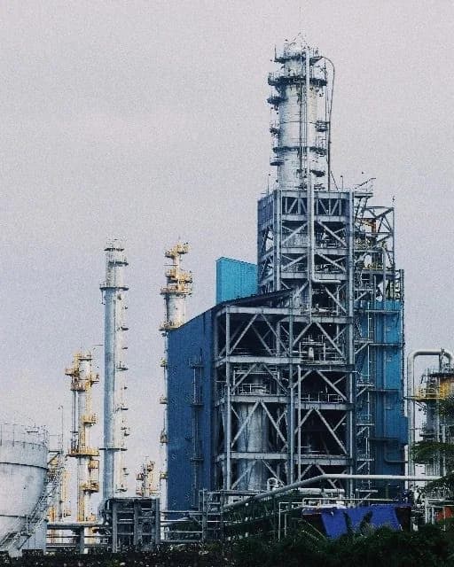 Petrochemical refinery units and towers