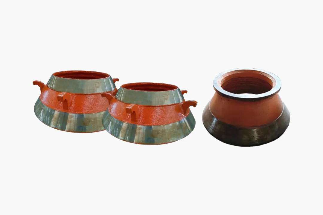 Bainitic steel cone liner and mantle for secondary and tertiary crushing