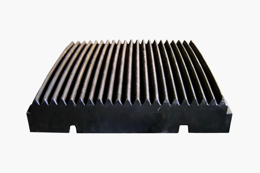 Bainitic steel jaw plate for primary crusher wear applications