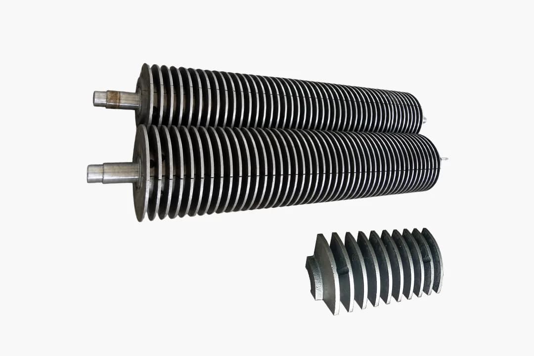 Bainitic steel screening toothed ring for roller screen and crusher applications