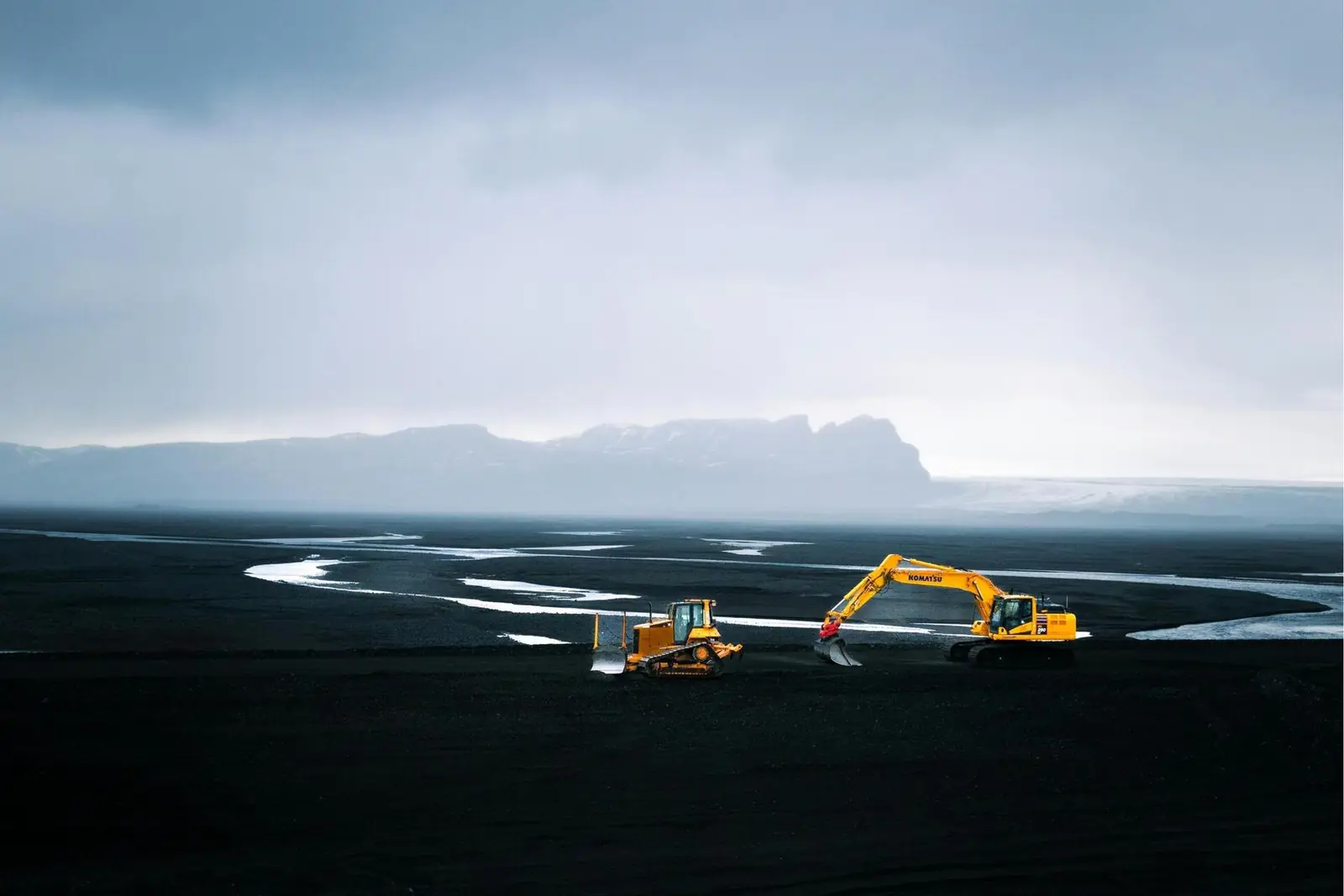 Heavy equipment on site — wear and structural castings in heavy machinery service