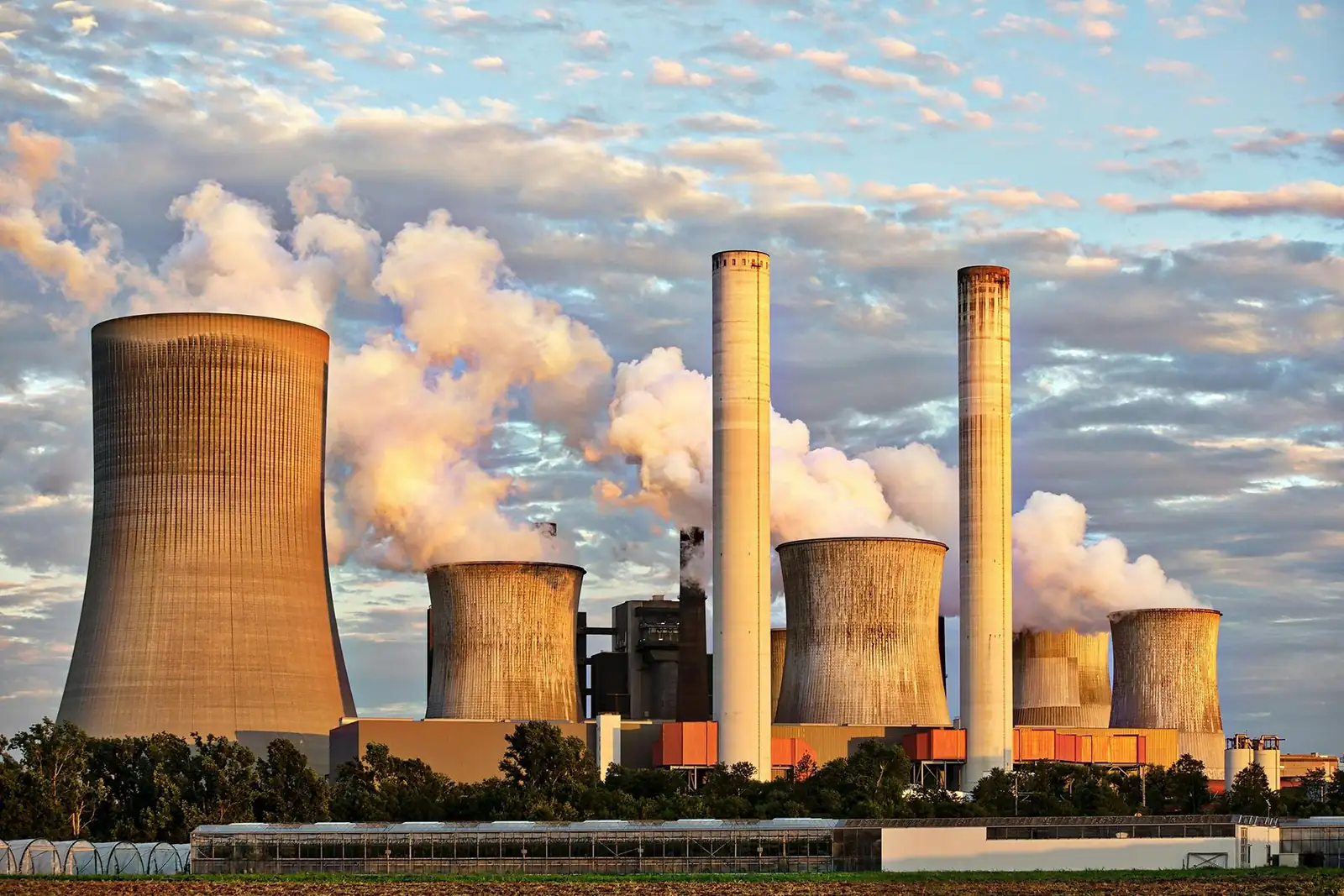 Power plant cooling towers and stack — heat-resistant castings in thermal power service